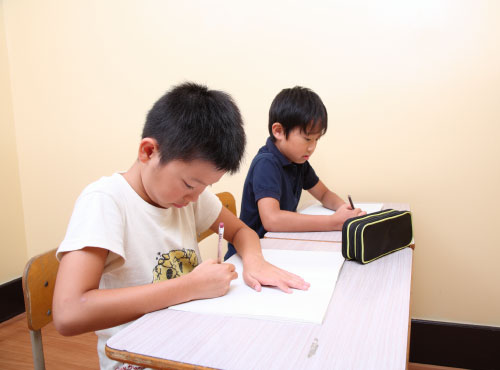 大分県大分市の学習塾 個別指導なら学習塾ペガサス明野教室へお任せ下さい。 種サポートを含めた安心・おトクな料金! イメージ写真